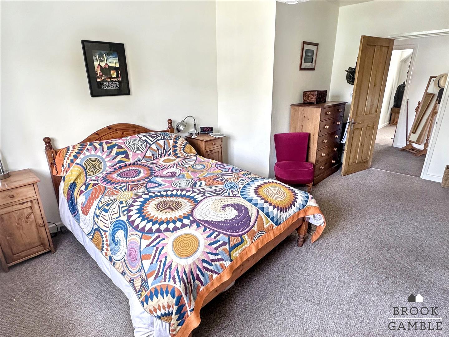 4 Bedroom House - Semi-Detached. Central Avenue in Eastbourne, East Sussex 18